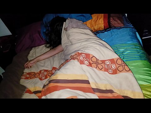 ❤️ Vicfilo kritikante sian junan duonpatrinon dum ŝi dormas. Belega porno ĉe porno eo.hotpornphotos.ru ️❤